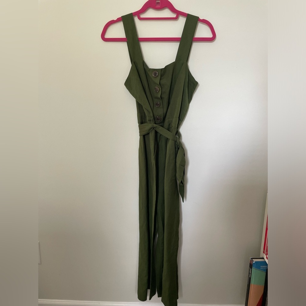 dark green jumper new with tags!